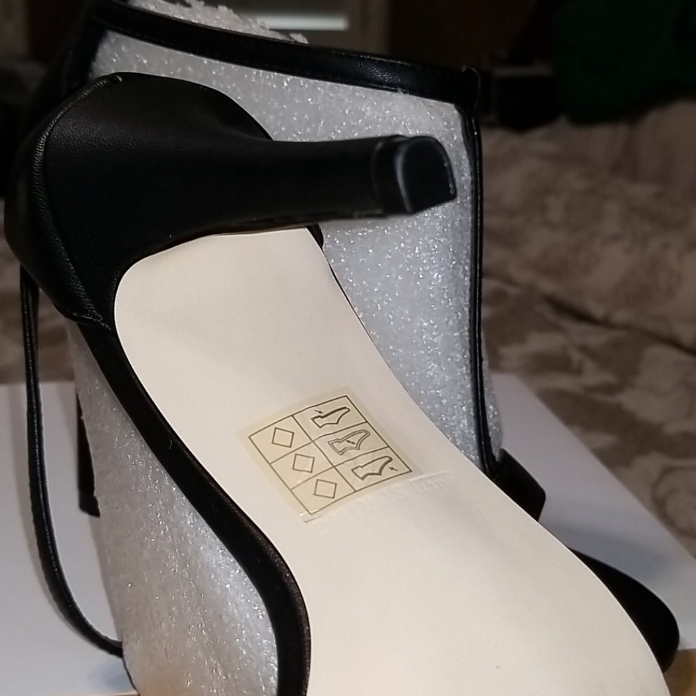 Heels - Picture 4 of 5